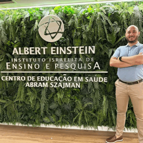 ALBERT-EINSTEIN-CLIENTE-VS-TECNOLOGIA-500x500