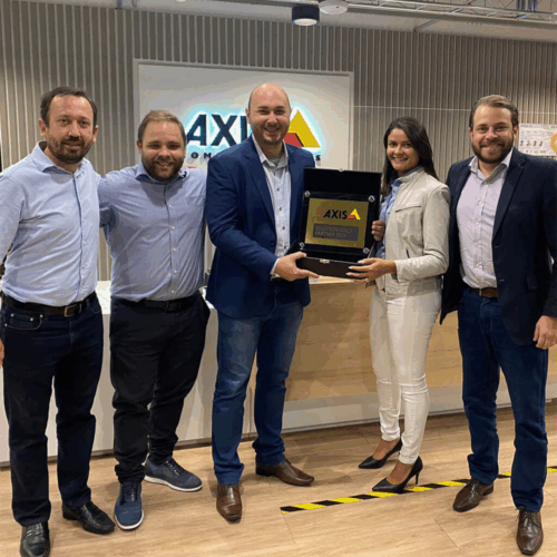 RECEBENDO-PLACA-AXIS-GOLD-500x500