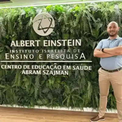 ALBERT-EINSTEIN-CLIENTE-VS-TECNOLOGIA-500x500-1-r66pnfvibenkmvzl9m7m0z3bc9nq0zi7k82z6zqqhs (1)_2_11zon