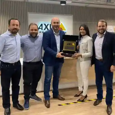 RECEBENDO-PLACA-AXIS-GOLD-500x500-1-r66pnjmv2qspxbu4nnu4ay55pt56vrx4wqox43l5sw_7_11zon